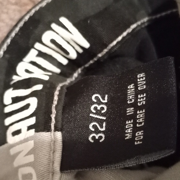 Gentle worn distressed men's jeans - Picture 7 of 7